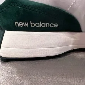 New Balance | Shoes | New Balance 327 Hunter Greenwhite Size 
